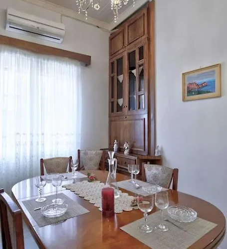 Haras House Nyaraló *